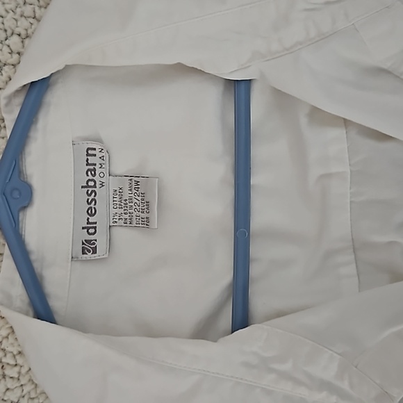 Clothes - Picture 2 of 3